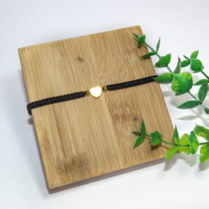 Pulsera en hilo negro corazon